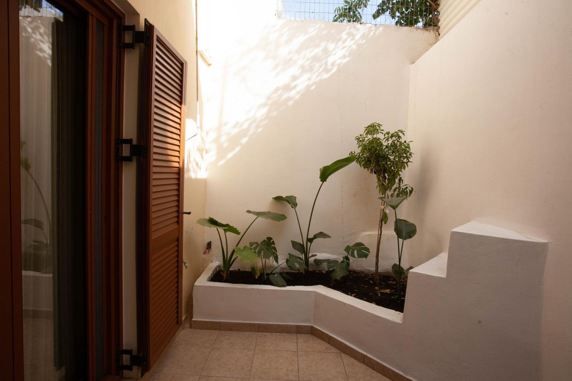 Blue Jasmine Apartments Chania  Екстер'єр фото